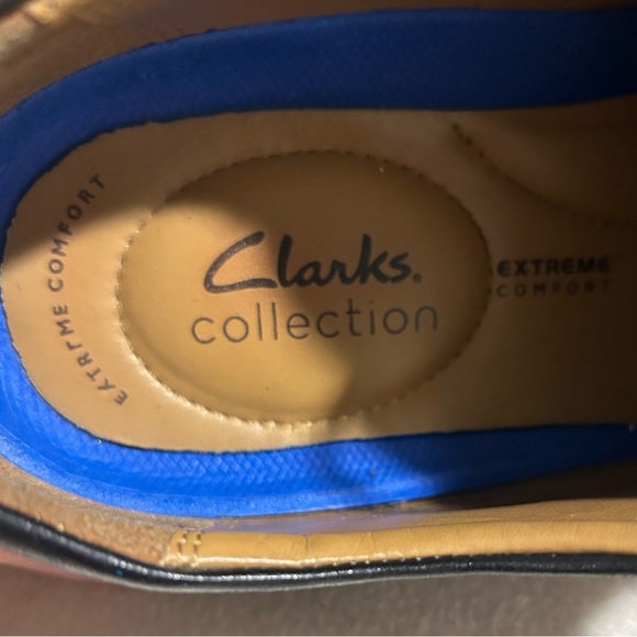 Clark’s men’s size 10.5 black dress shoes. - Picture 7 of 9